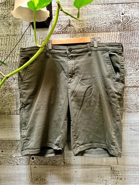 DU/ER | "Live Free Journey" Lightweight Shorts - Men's 36, Olive/Khaki Green